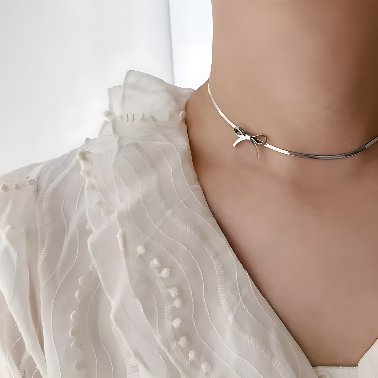 Bow Collarbone Necklace